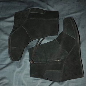 Toms Black bootie wedges